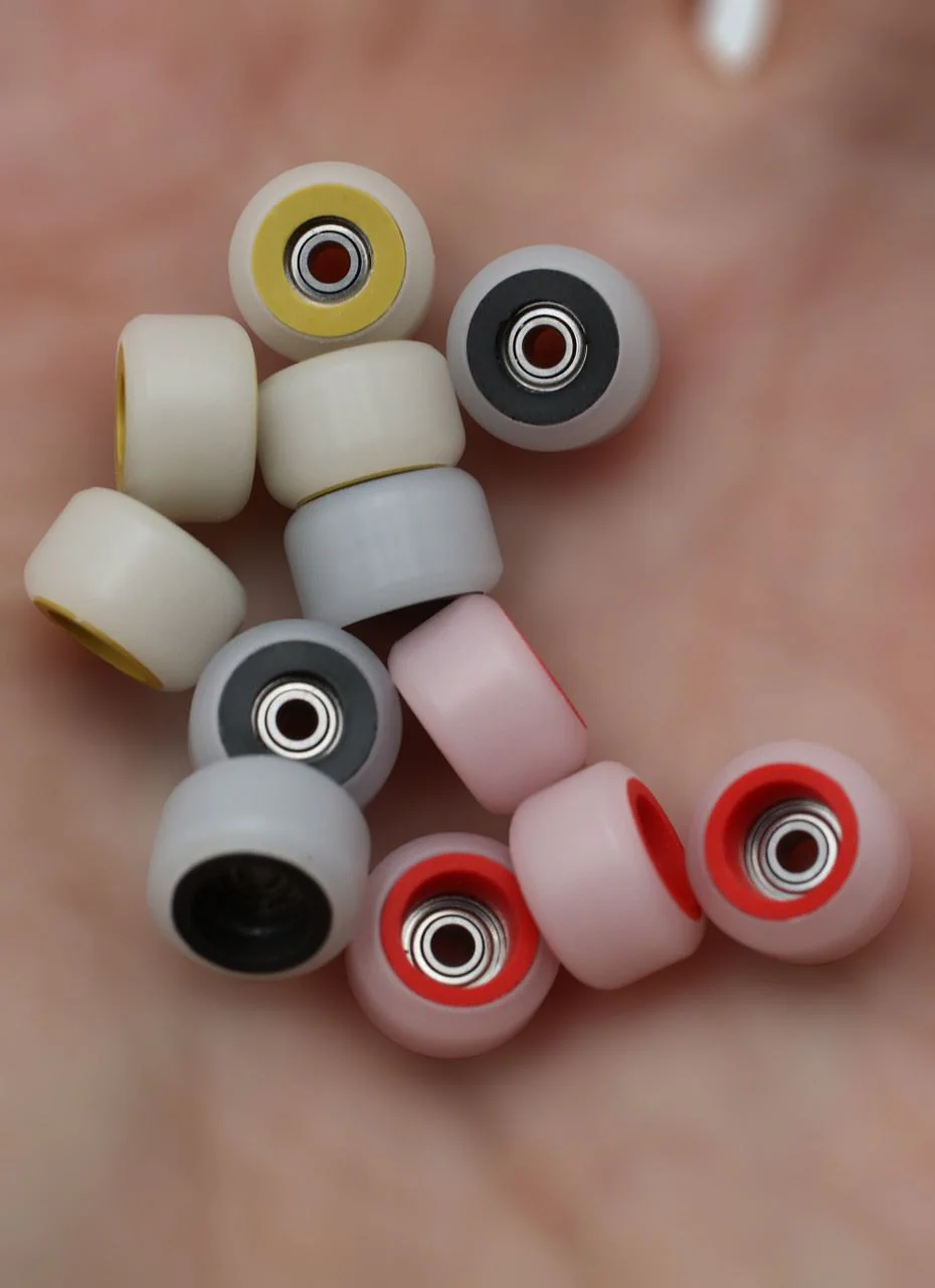 FlatFace Fingerboard Dual Durometer V2 Bearing Wheels - Black and White - Image 5